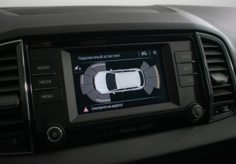 Подержанный автомобиль Skoda Karoq 2020 года (17 фото)