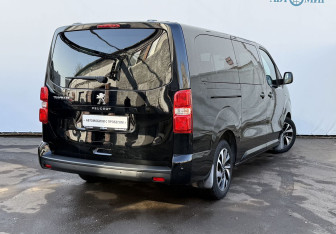 Подержанный автомобиль Peugeot Traveller 2020 года (5 фото)