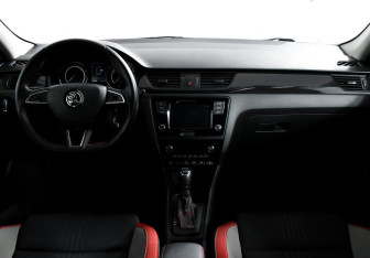 Подержанный автомобиль Skoda Rapid Liftback 2019 года (8 фото)