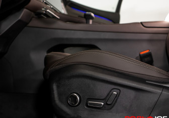 Подержанный автомобиль Geely Monjaro 2025 года (16 фото)