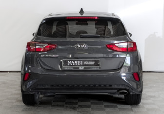 Подержанный автомобиль Kia Ceed Hatchback 2019 года (6 фото)