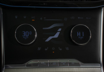 Подержанный автомобиль Exeed VX 2021 года (21 фото)