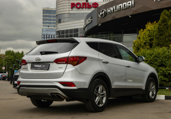 Подержанный автомобиль Hyundai Santa Fe 2015 года (4 фото)