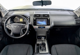 Подержанный автомобиль Toyota Land Cruiser Prado 2018 года (14 фото)