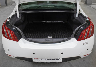 Подержанный автомобиль Peugeot 508 Sedan 2012 года (10 фото)