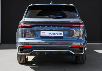 Подержанный автомобиль Geely Monjaro 2023 года (5 фото)