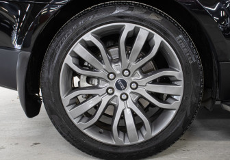 Подержанный автомобиль Land Rover Range Rover Sport 2017 года (29 фото)