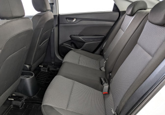 Подержанный автомобиль Hyundai Solaris Sedan 2021 года (12 фото)