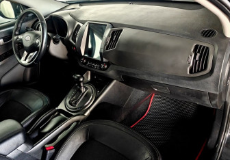 Подержанный автомобиль Kia Sportage 2012 года (10 фото)