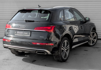 Подержанный автомобиль Audi Q5 2021 года (5 фото)