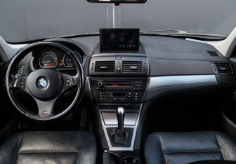 Подержанный автомобиль BMW X3 2010 года (10 фото)