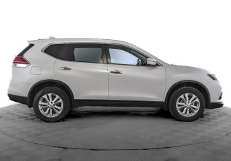 Подержанный автомобиль Nissan X-Trail 2018 года (4 фото)