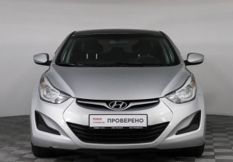 Подержанный автомобиль Hyundai Elantra Sedan 2015 года (2 фото)