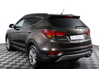 Подержанный автомобиль Hyundai Santa Fe 2016 года (7 фото)