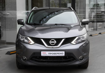 Подержанный автомобиль Nissan Qashqai 2014 года (2 фото)