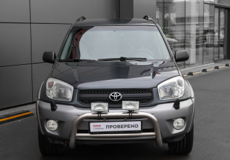 Подержанный автомобиль Toyota RAV4 2004 года (2 фото)