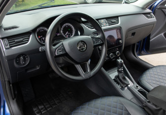 Подержанный автомобиль Skoda Octavia Liftback 2018 года (14 фото)