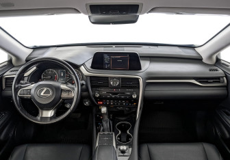 Подержанный автомобиль Lexus RX 2021 года (14 фото)