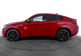 Подержанный автомобиль BMW X6 M 2011 года (8 фото)