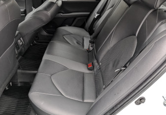 Подержанный автомобиль Toyota Camry Sedan 2021 года (18 фото)