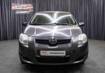 Подержанный автомобиль Toyota Auris Hatchback 2009 года (2 фото)