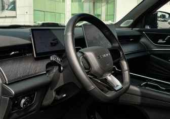 Подержанный автомобиль Chery Tiggo 9 2025 года (13 фото)