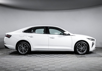 Подержанный автомобиль Geely Preface 2024 года (4 фото)