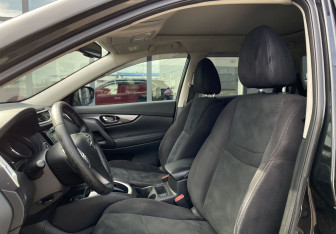 Подержанный автомобиль Nissan X-Trail 2016 года (23 фото)