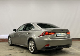 Подержанный автомобиль Lexus IS Sedan 2013 года (7 фото)