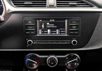 Подержанный автомобиль Kia Rio Hatchback 2021 года (15 фото)