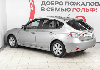 Подержанный автомобиль Subaru Impreza Hatchback 2007 года (6 фото)