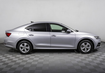 Подержанный автомобиль Skoda Octavia Liftback 2020 года (4 фото)