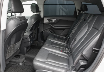Подержанный автомобиль Audi Q7 2016 года (12 фото)