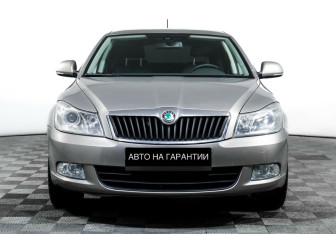 Подержанный автомобиль Skoda Octavia Liftback 2012 года (2 фото)