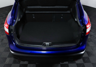 Подержанный автомобиль Nissan Qashqai 2014 года (17 фото)