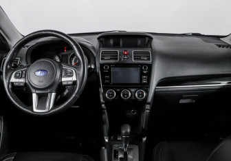Подержанный автомобиль Subaru Forester Suv 2016 года (12 фото)