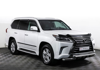 Подержанный автомобиль Lexus LX 2015 года (3 фото)
