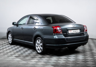 Подержанный автомобиль Toyota Avensis Sedan 2006 года (7 фото)