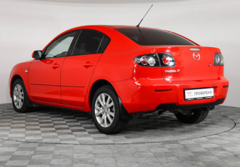 Подержанный автомобиль Mazda 3 Sedan 2007 года (7 фото)