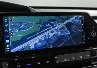 Подержанный автомобиль Changan UNI-K 2023 года (17 фото)