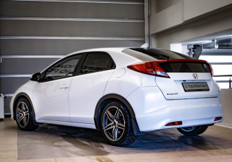 Подержанный автомобиль Honda Civic Hatchback 2013 года (6 фото)