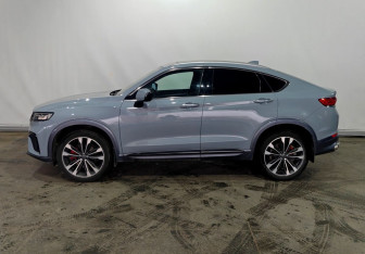 Подержанный автомобиль Geely Tugella 2022 года (8 фото)