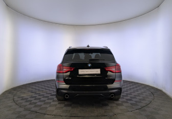 Подержанный автомобиль BMW X3 2020 года (6 фото)