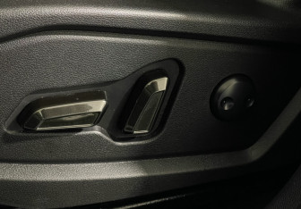 Подержанный автомобиль Skywell ET5 2022 года (17 фото)