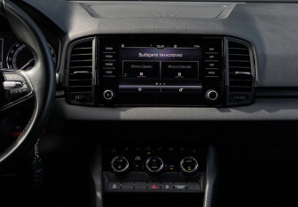 Подержанный автомобиль Skoda Karoq 2021 года (10 фото)