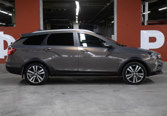 Подержанный автомобиль LADA (ВАЗ) Vesta Wagon 2017 года (4 фото)