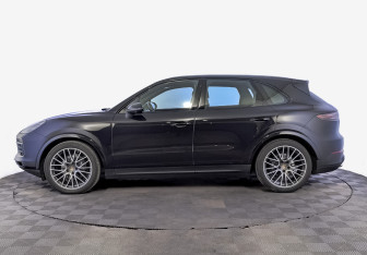Подержанный автомобиль Porsche Cayenne 2019 года (8 фото)