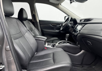 Подержанный автомобиль Nissan X-Trail 2019 года (10 фото)