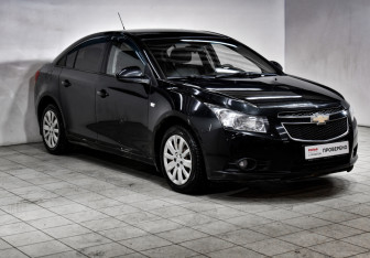 Подержанный автомобиль Chevrolet Cruze Sedan 2012 года (3 фото)