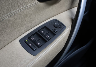 Подержанный автомобиль BMW X3 2008 года (19 фото)